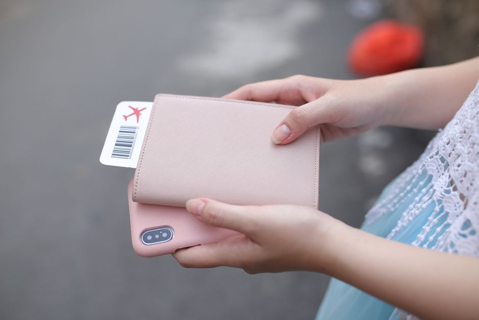 Traveller with a new passport after an ETIAS name change following marriage