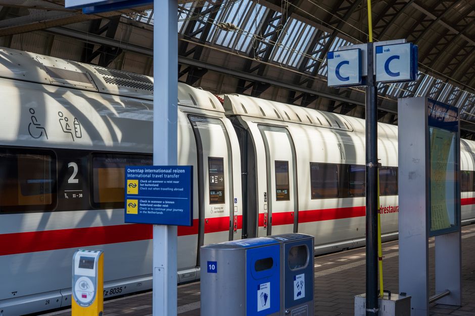 Airport rail link for transfers from a major European hub into the city